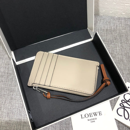 Loewe 貝殼拉鍊小卡包