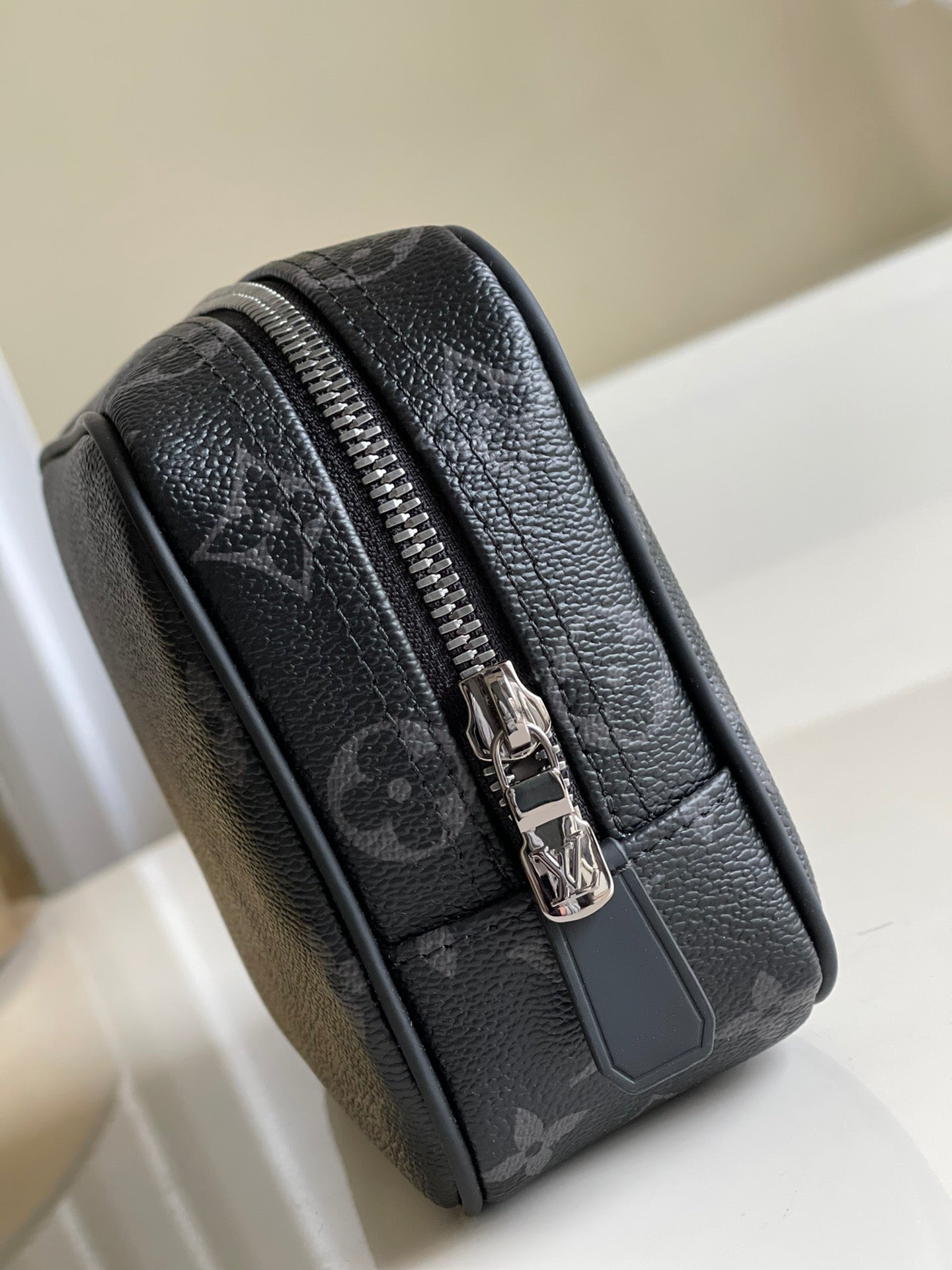 LV M47522 經典盥洗袋