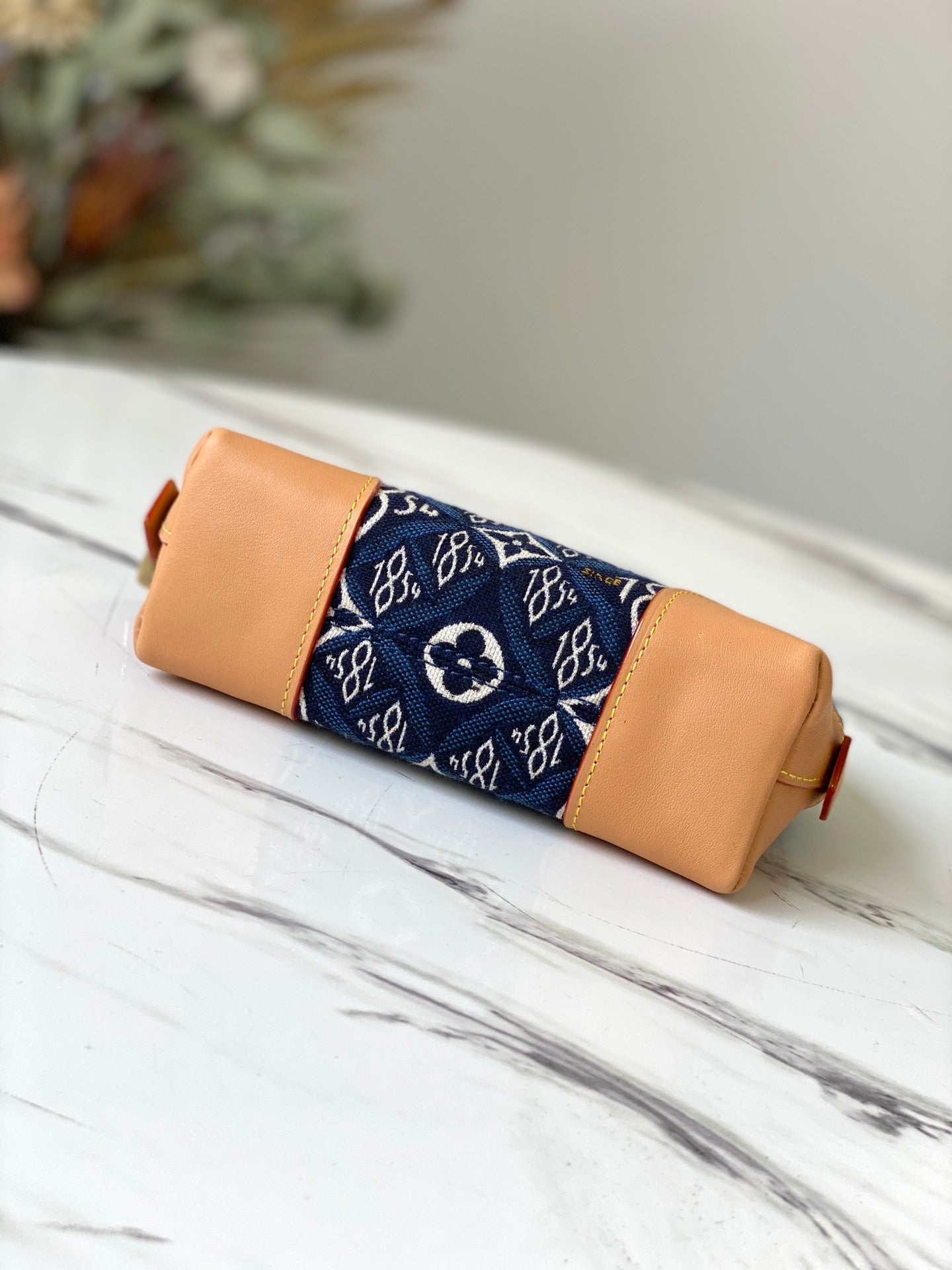 LV M80307 提花織物化妝包