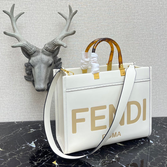 芬F家-Fendi Sunshine-中號白色燙印牛皮手提袋