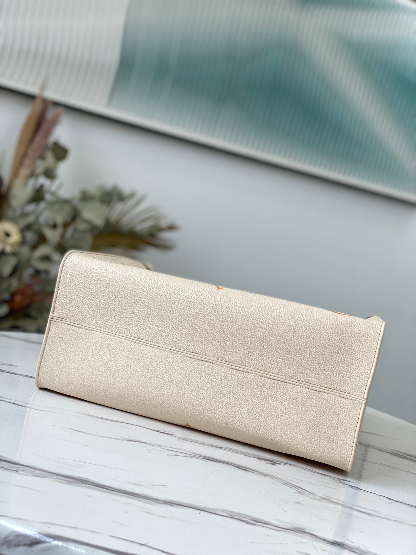 LV M45717 香草黃 By The Pool 膠囊系列 OnTheGo MM中號 Tote 包