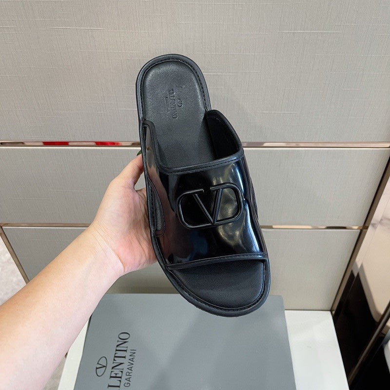 Val-2022新款 牛皮拖鞋 黑色