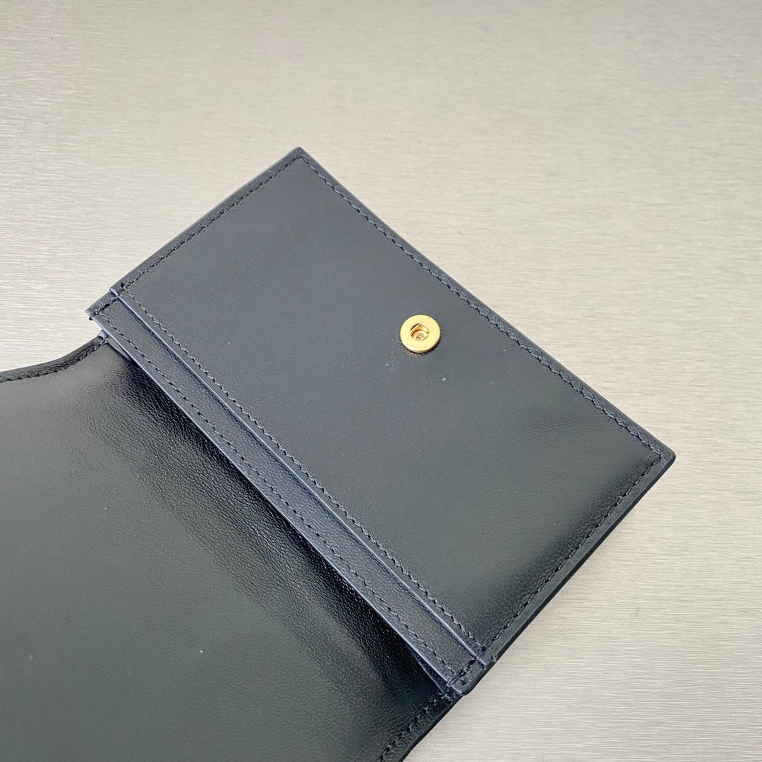 B編織- 大格翻蓋卡包 小羊皮 12.2×7.5×2.5cm