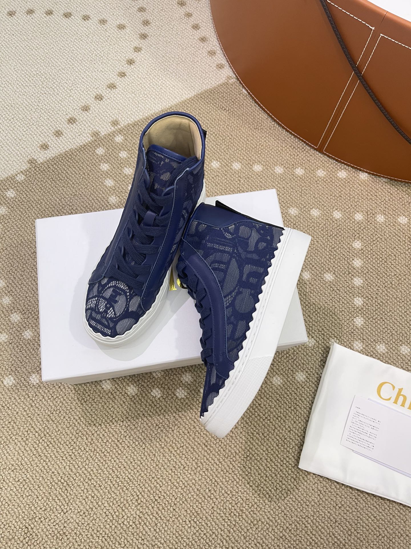 克羅C-蕾絲刺繡帆布鞋（尺碼35-40、41訂製）
