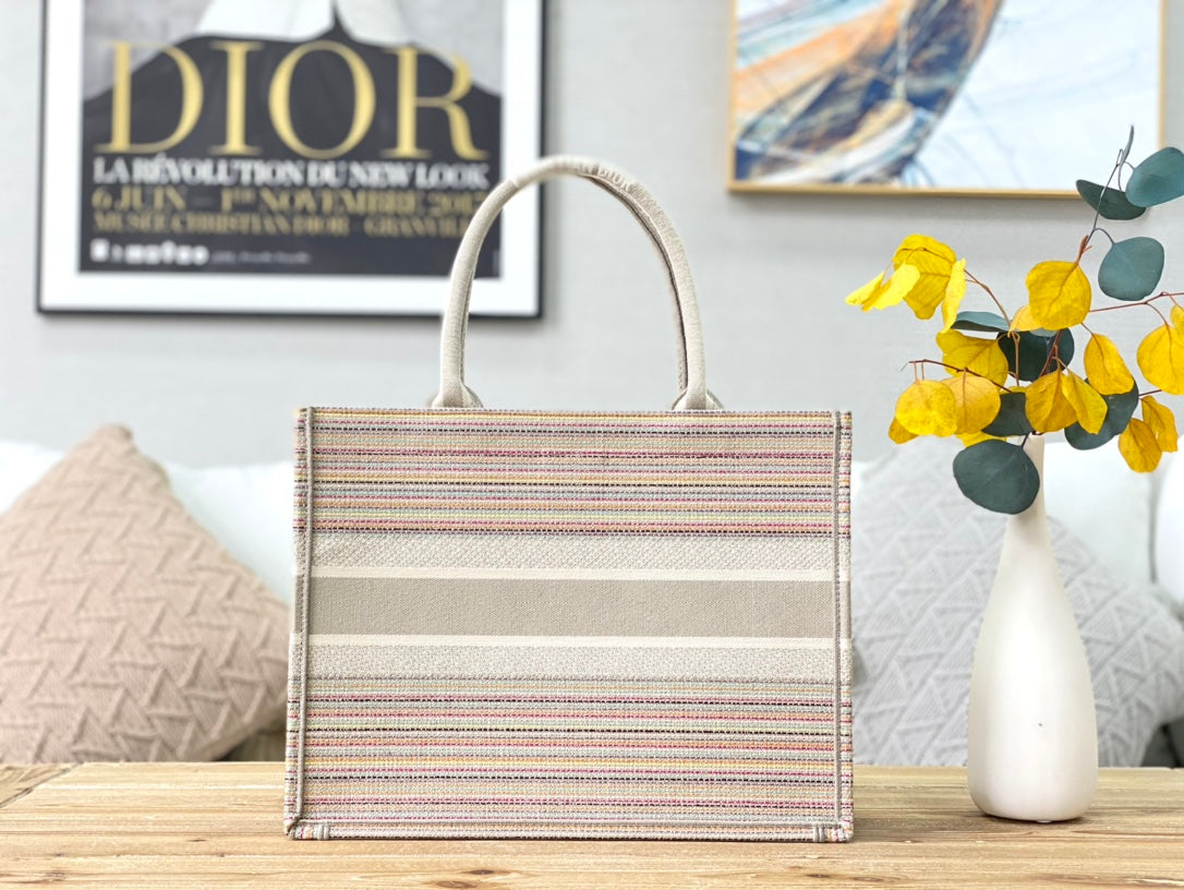 Dior Book Tote-小號36.5cm-金線刺繡