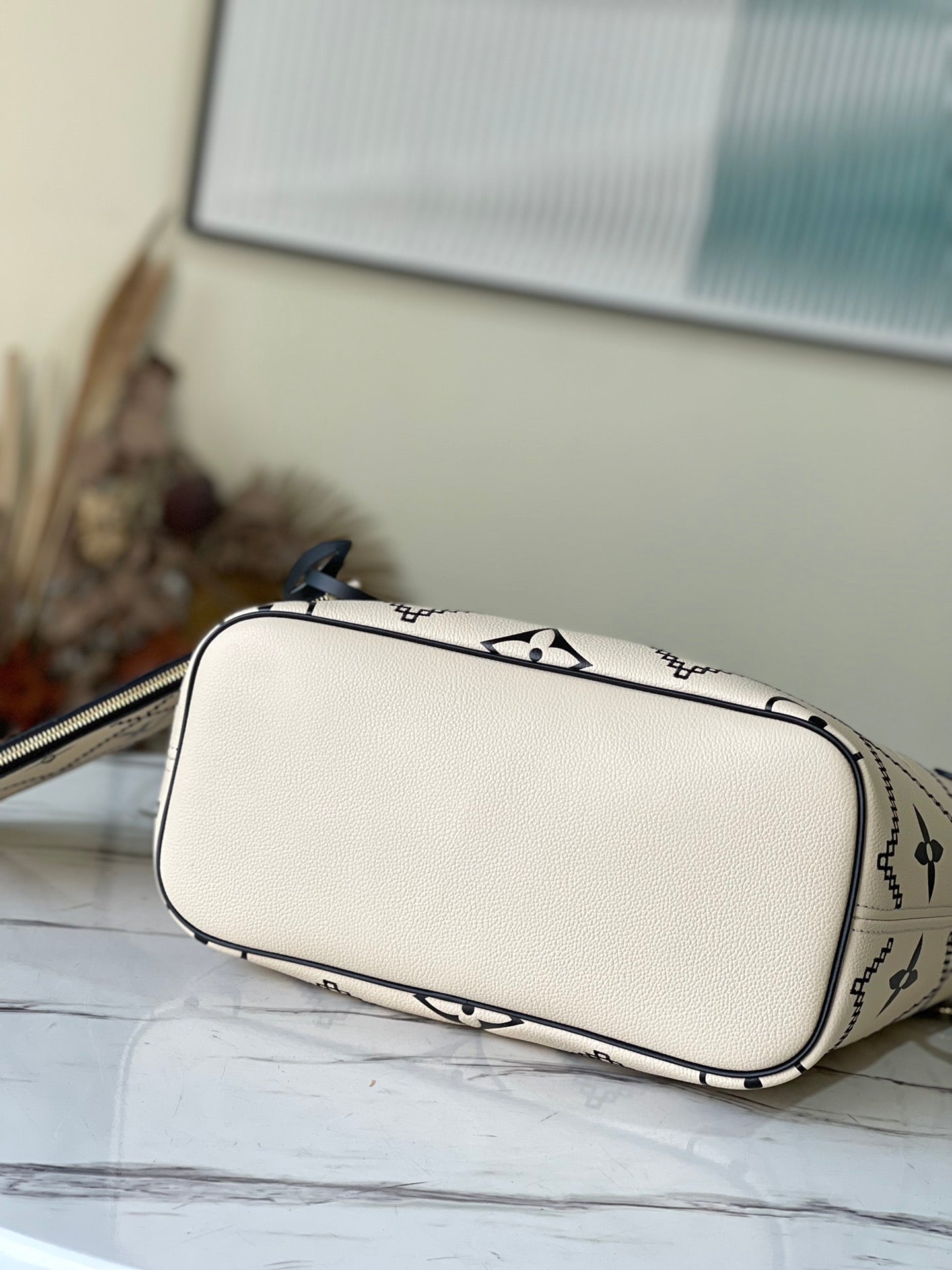 M46039 路L家-2022 春季系列 Neverfull 手袋 奶白色