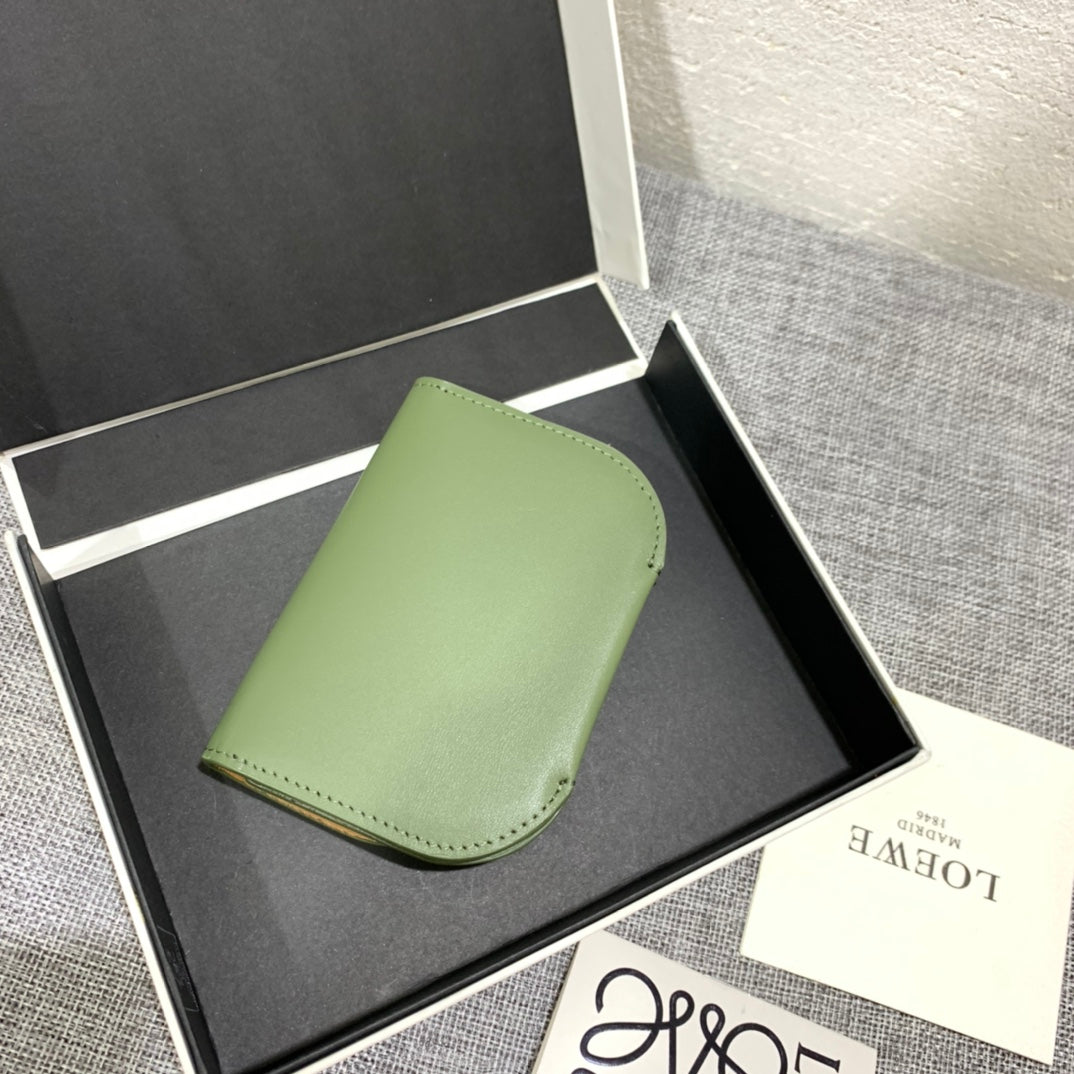 Loewe Goya 系列絲綢小牛皮卡包