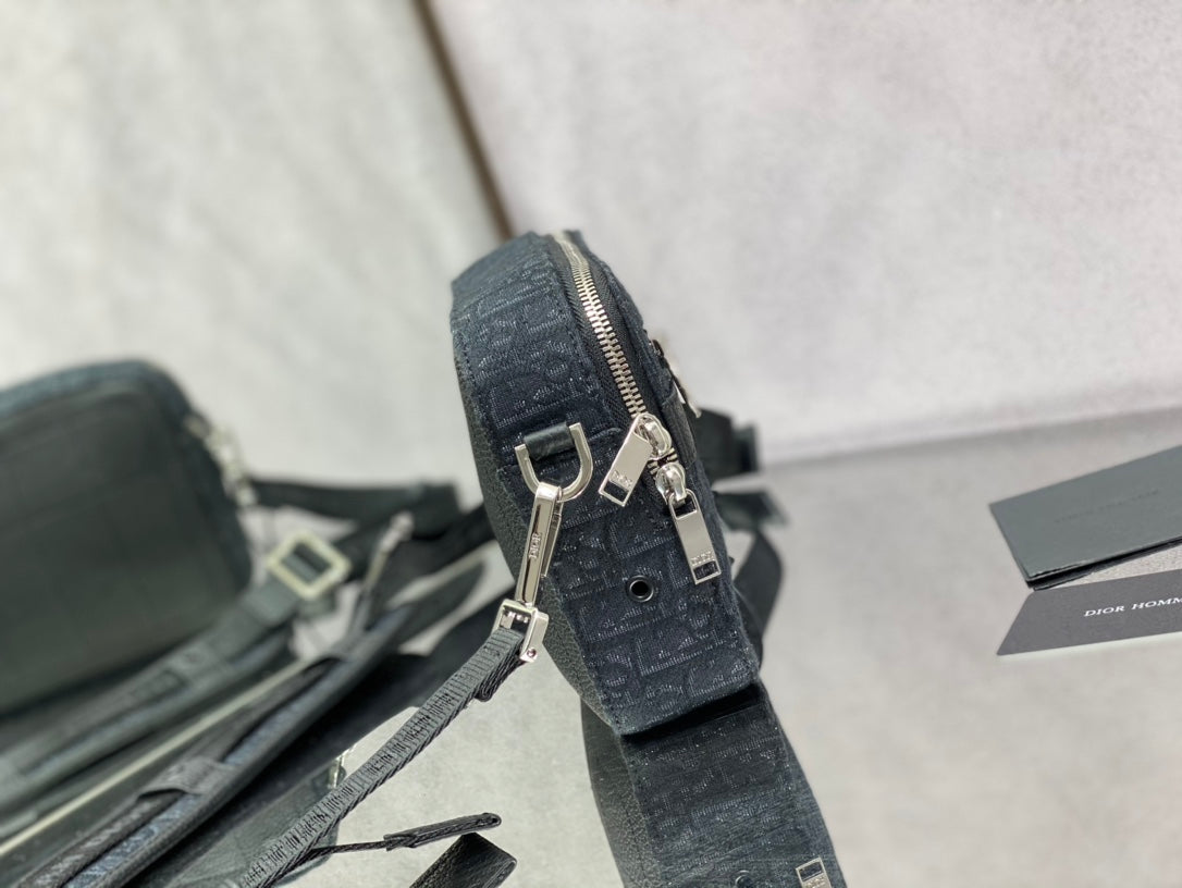 Dior 經典相機包-22*15*5cm