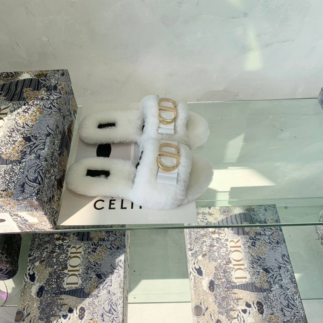 迪D家-CD扣毛毛拖鞋