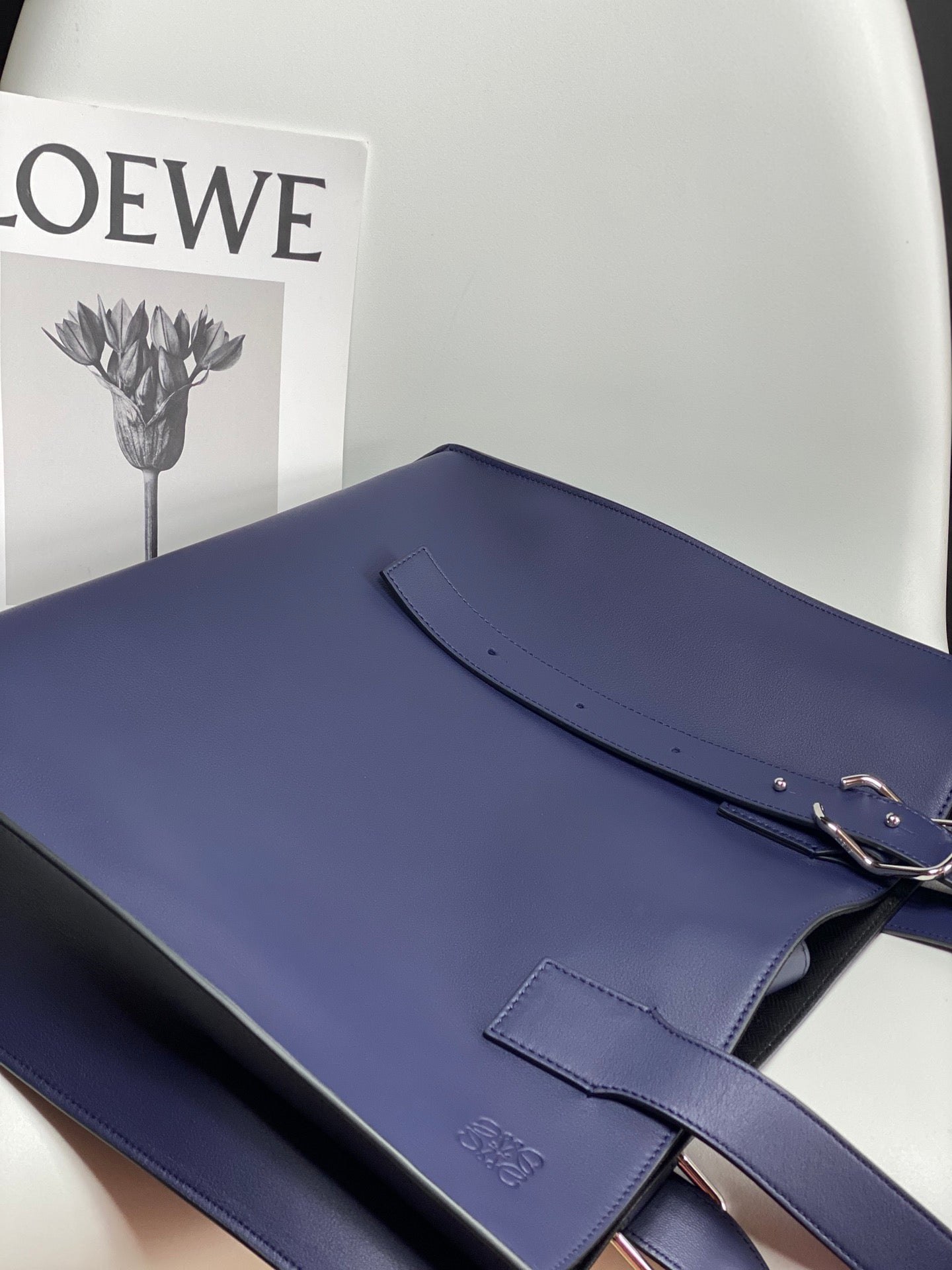 羅L威-Buckle Horizontal Tote 手袋