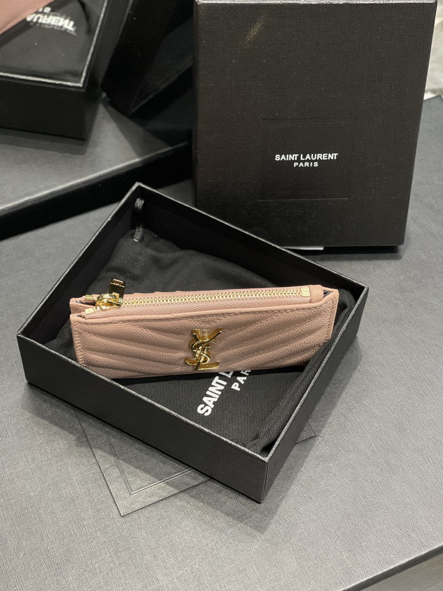 YSL 新品卡包_粉色金扣
