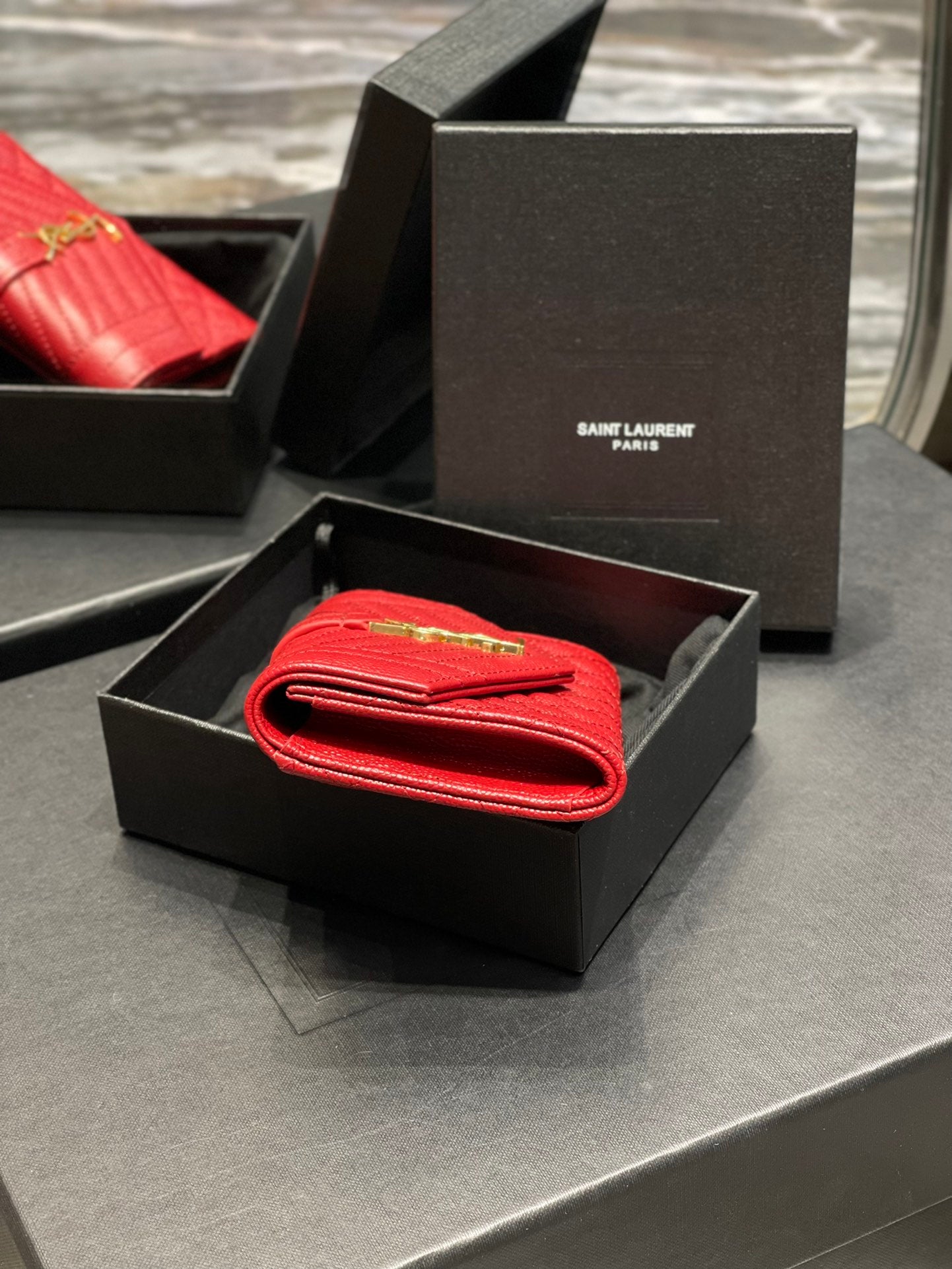 YSL 新品短夾 紅色金扣