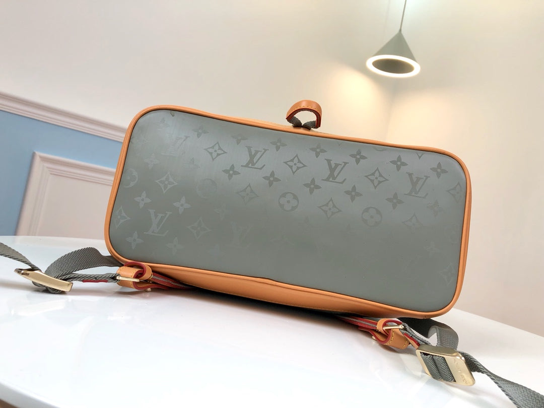 Lou-Tote Monogram Glaze 後背包 袋包 灰色