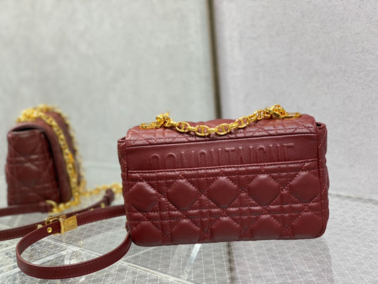Dior-Caro 菱格紋 小牛皮 小號 酒紅色