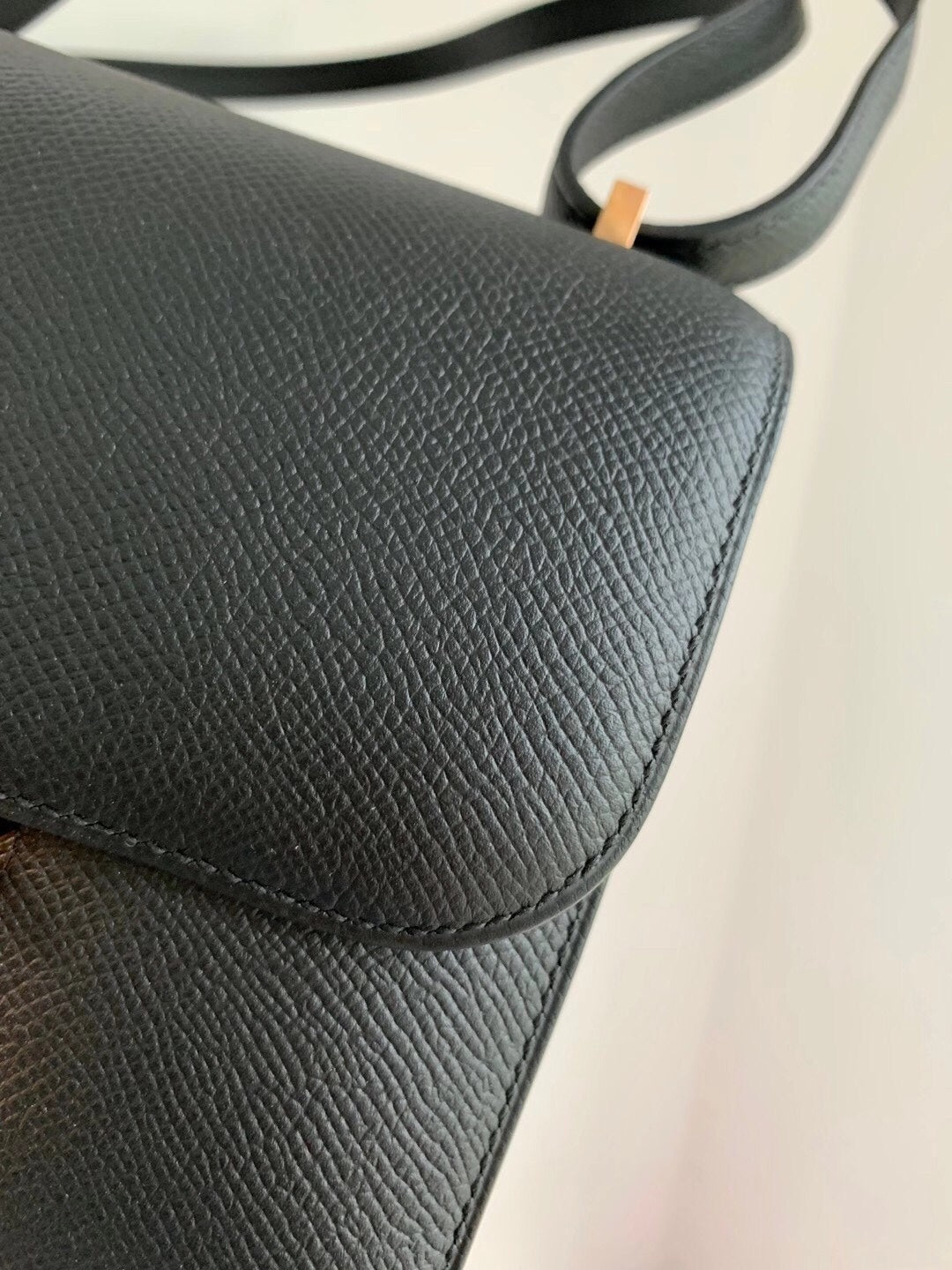 Hermes-Constance mini 19-黑色-Epsom-玫瑰金扣