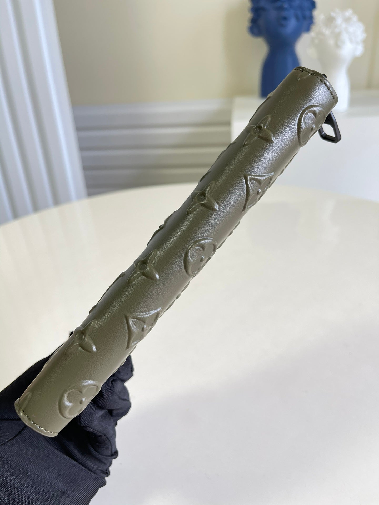 LV M80505 綠色 直式男款拉鏈長夾
