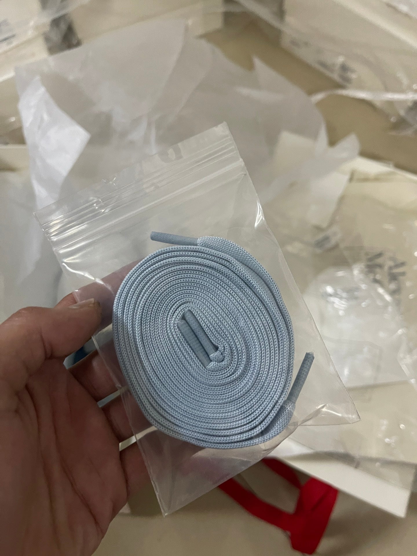 麥M昆-經典小白鞋 男女同款 藍漆皮尾