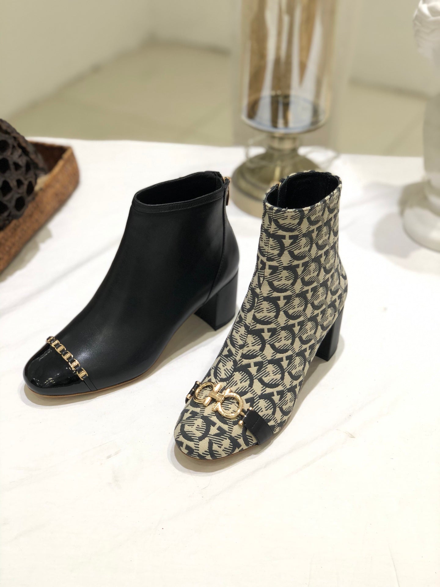 Salvatore Ferragamo鞋-菲拉格慕 馬蹄扣 粗跟短靴