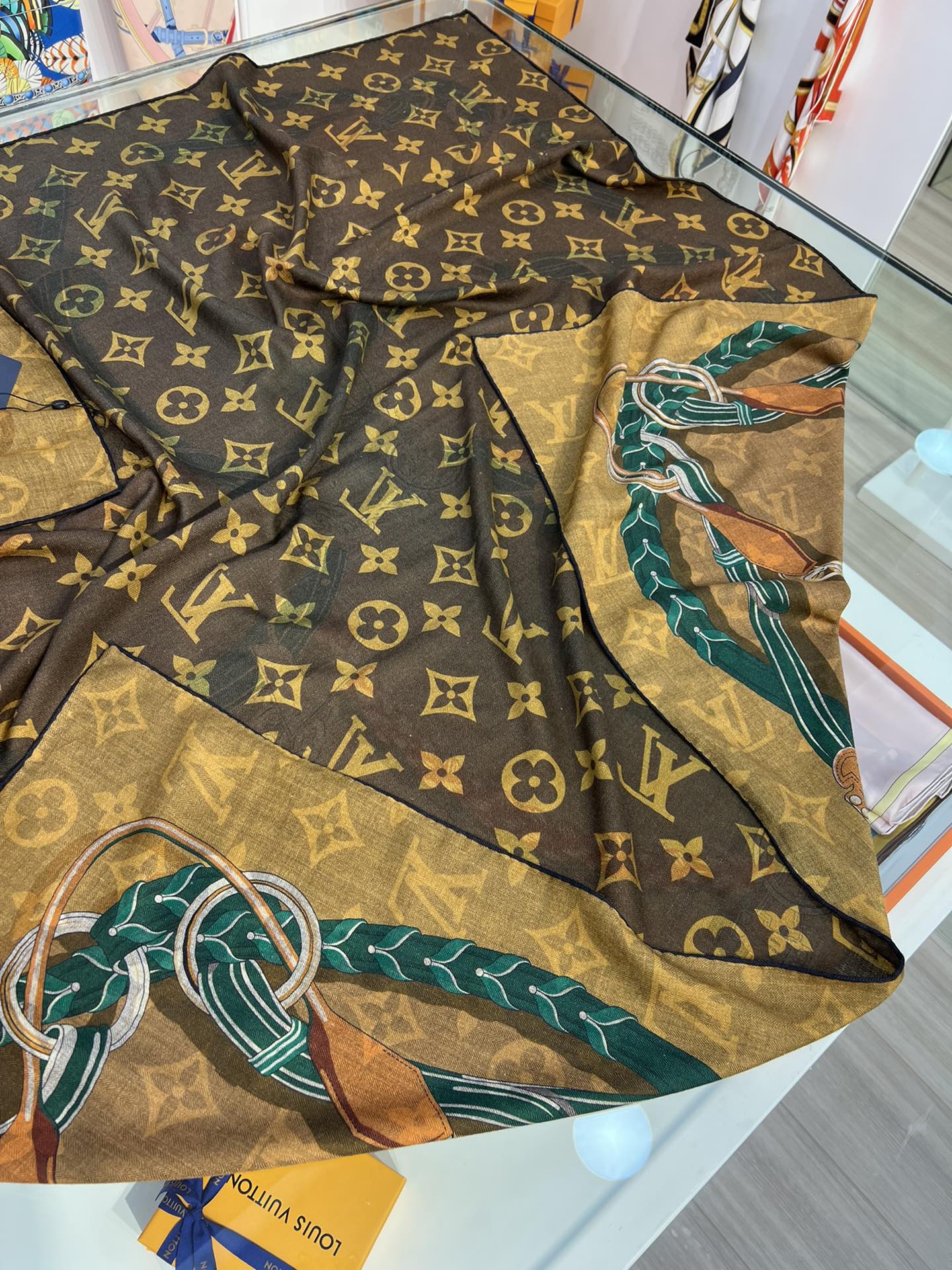 路L家-雙面絲絨大方巾 140cm