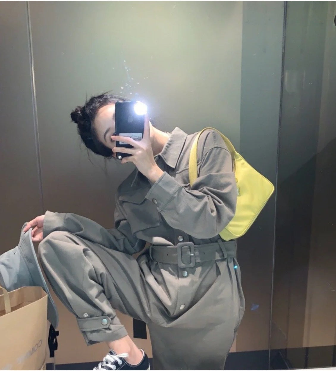 普P家-尼龍布 Hobo腋下包 小雞黃色 上身圖