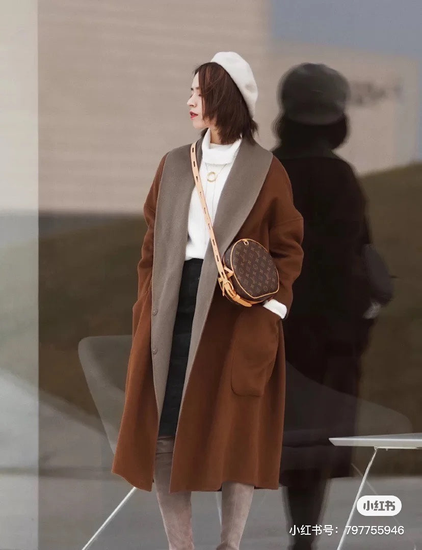 M52294 路L家-BOITE CHAPEAU SOUPLE軟圓餅包 上身照