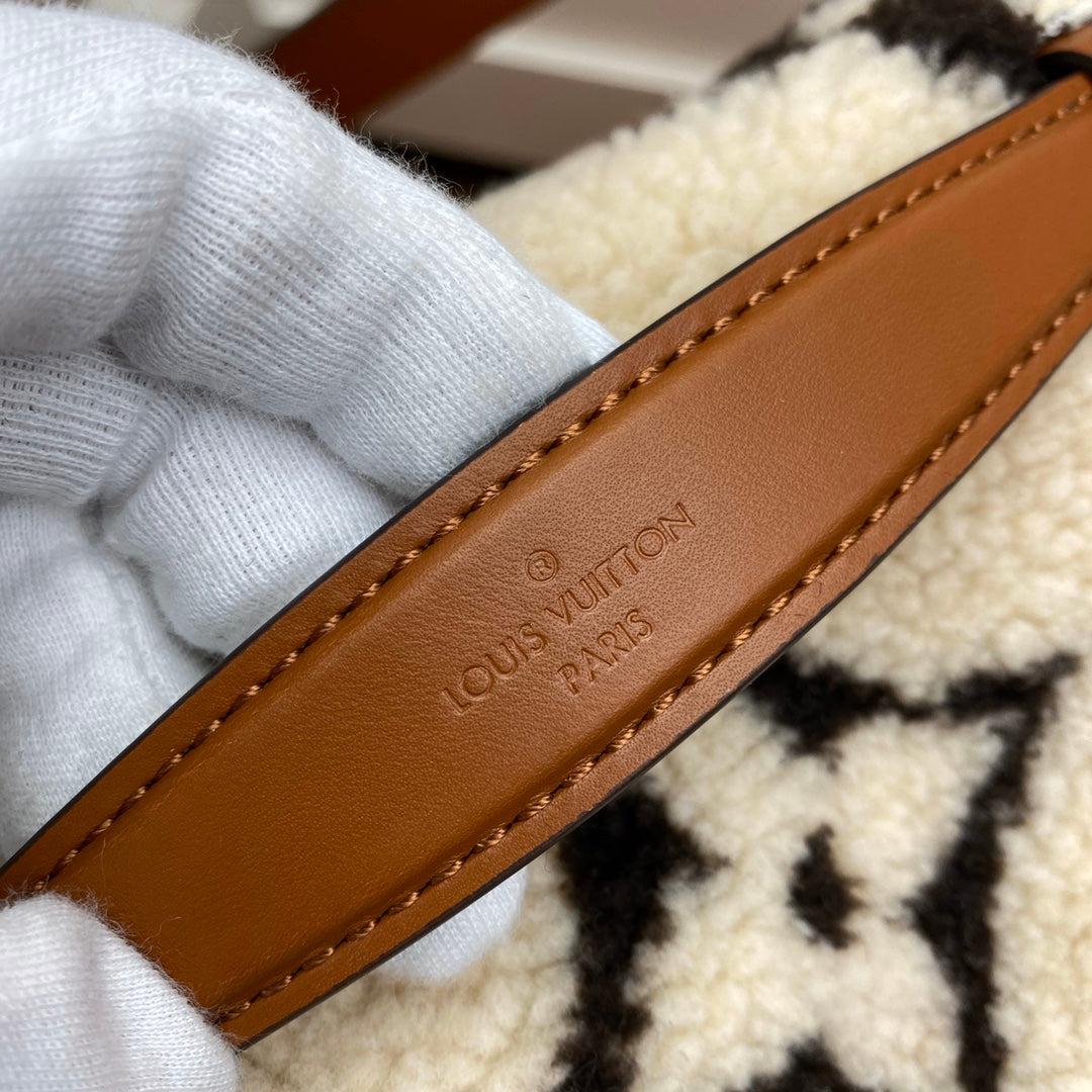 M55425 路L家-BUMBAG 絨布 腰包