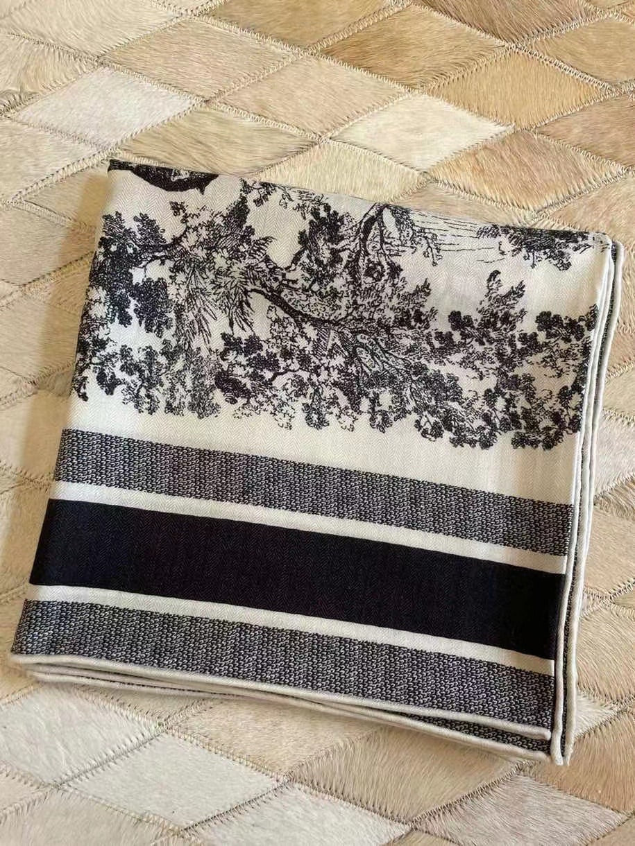 迪D家-茹伊叢手繪絲絨方形圍巾 110*110 cm