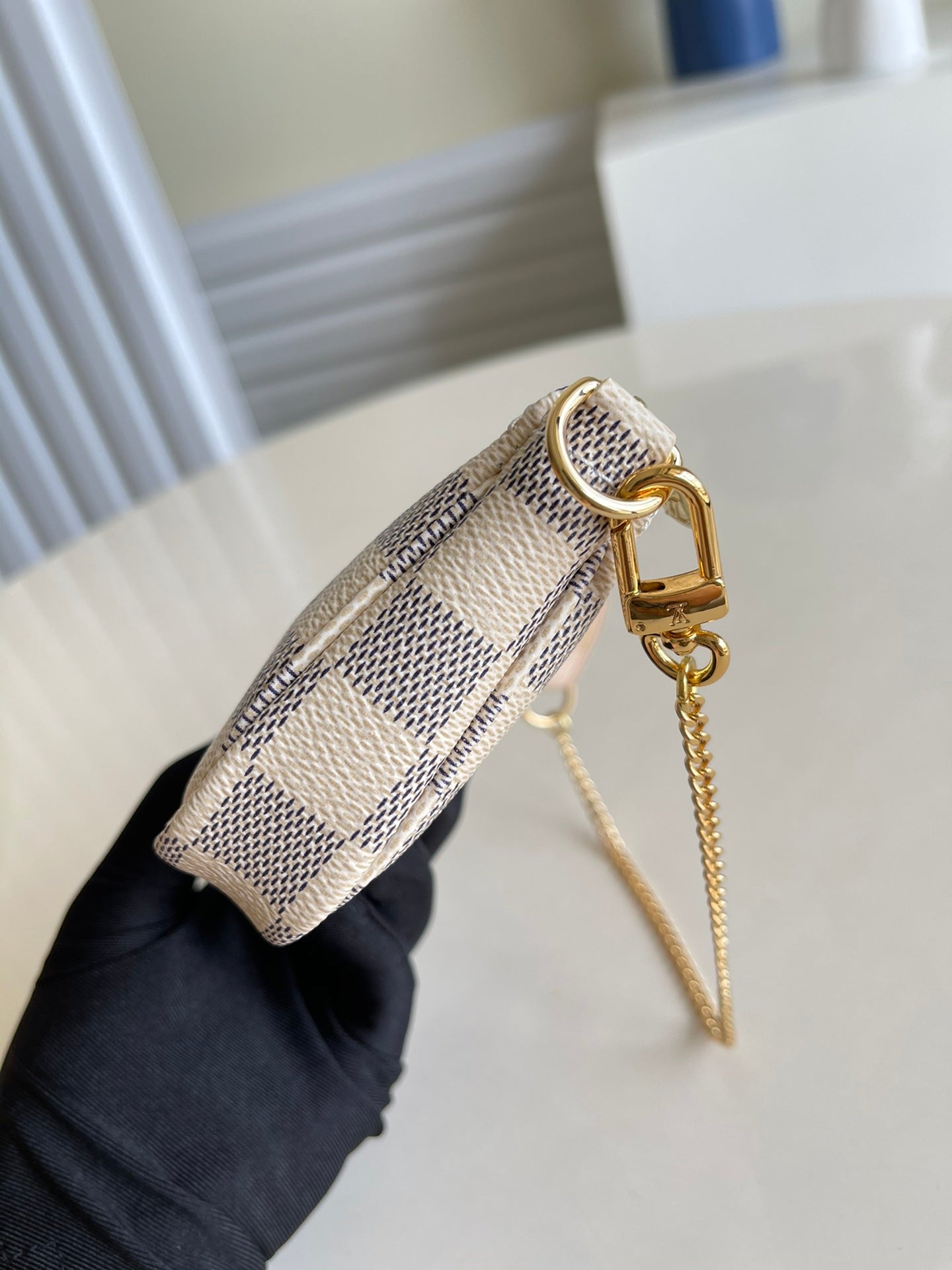 LV M58010白格 MINI POCHETTE ACCESSORIES 小手袋