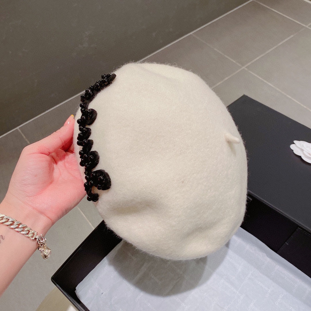 小香家-刺繡珍珠毛呢貝雷帽 白色