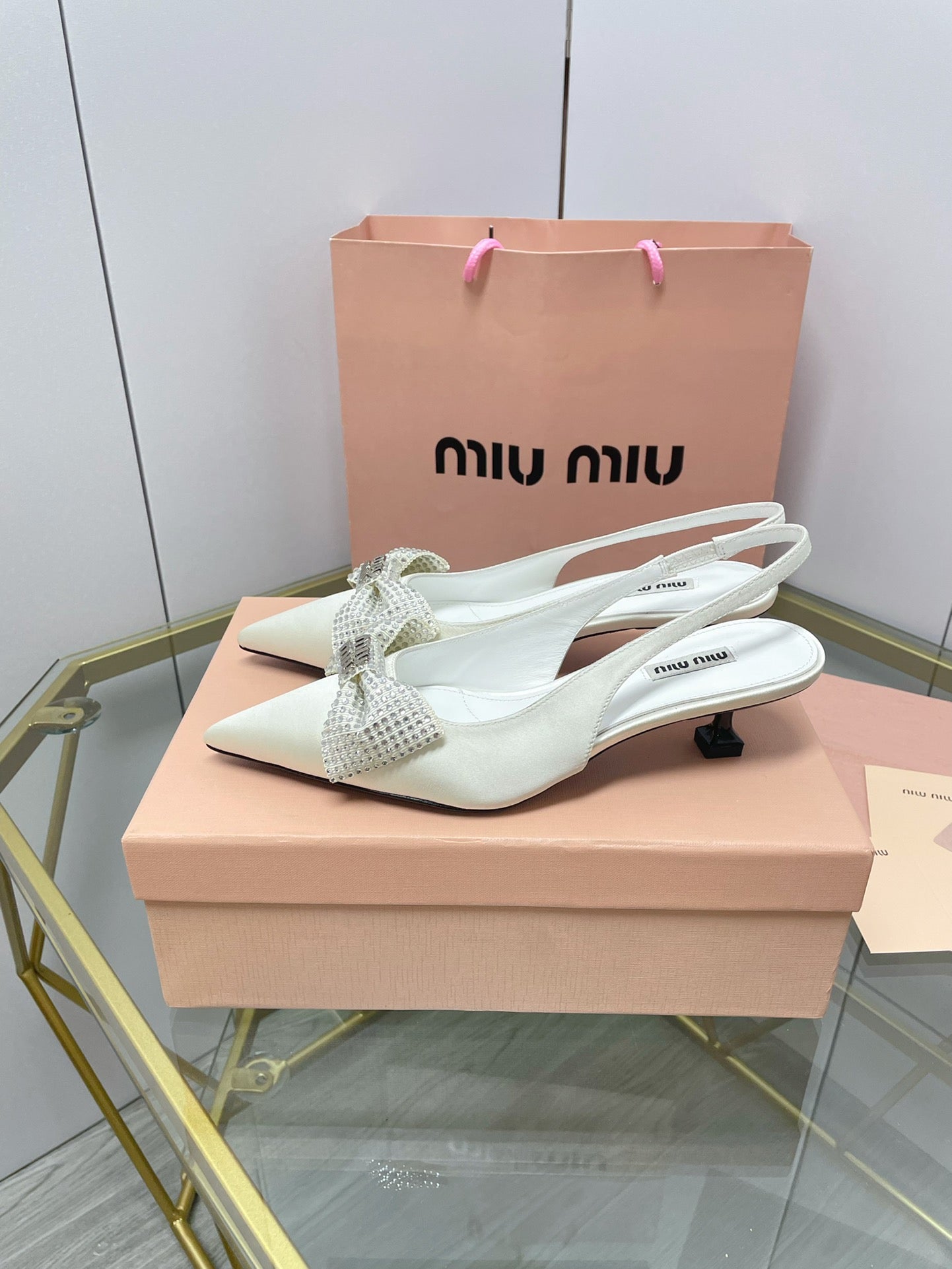 穆M家-2022新款 尖頭低跟鞋 白色