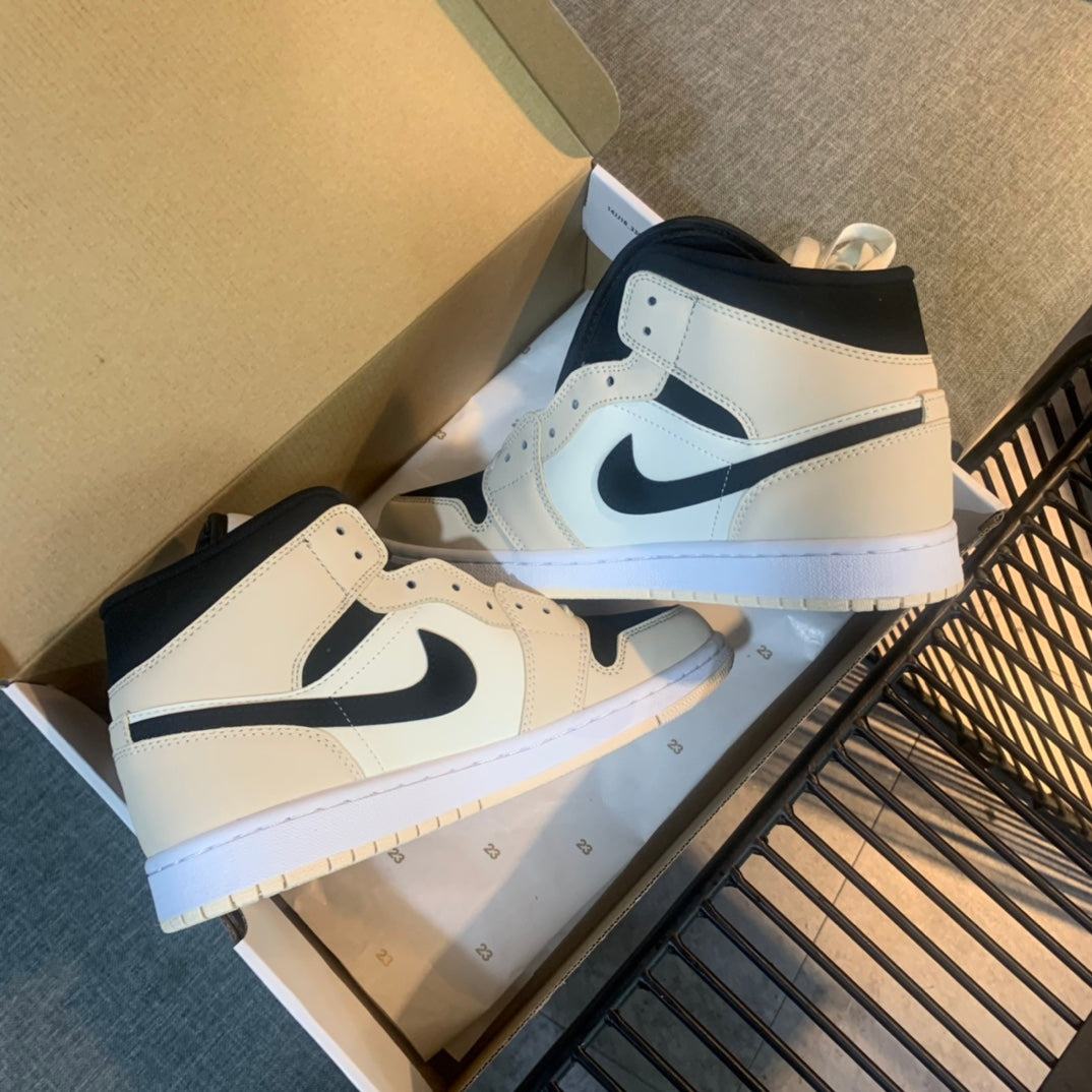 N1K- AJ 1 mid 中筒板鞋 休閒鞋 米黑色