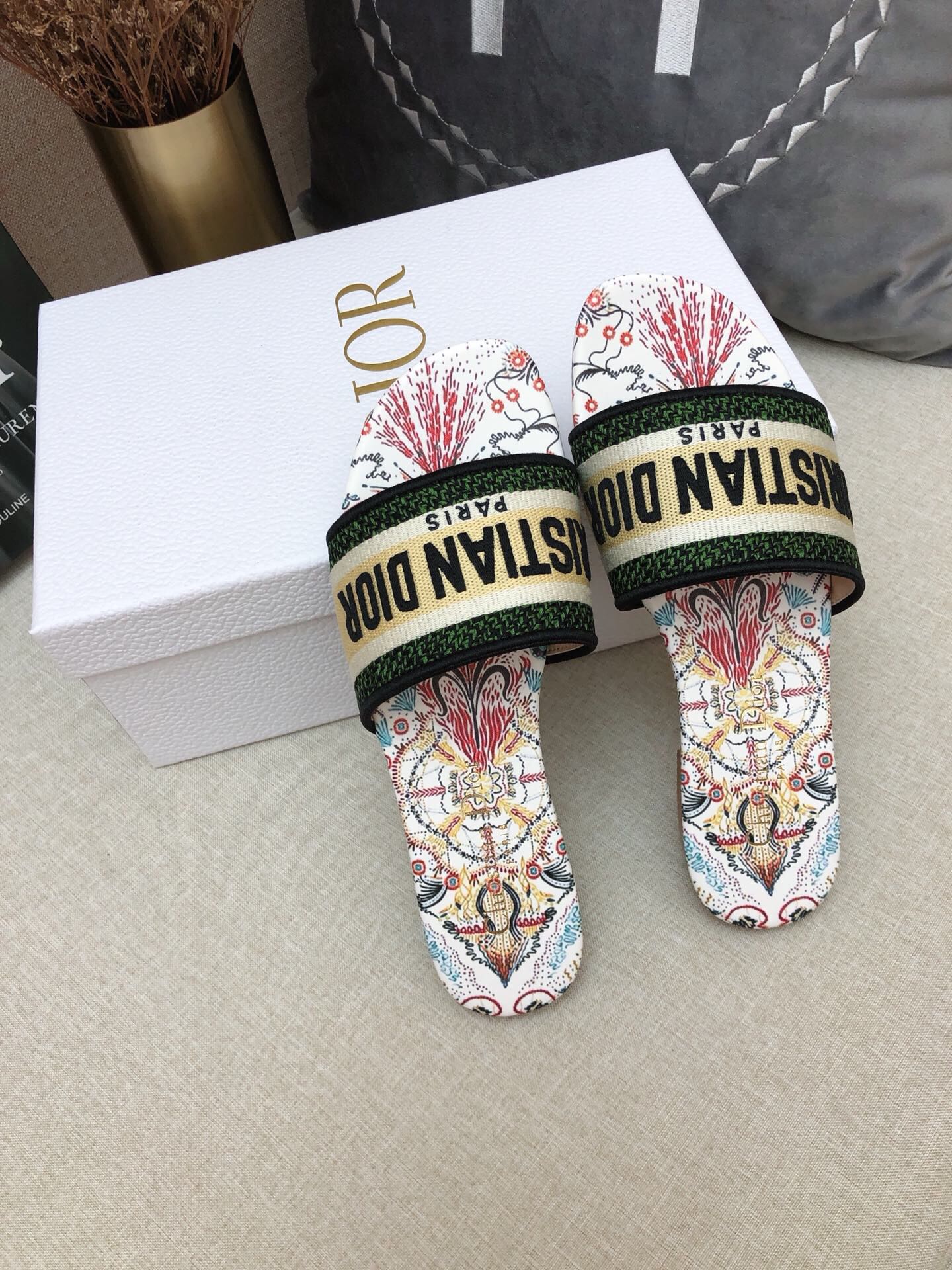 迪D家-2022早春新款 刺繡拖鞋 叢林款