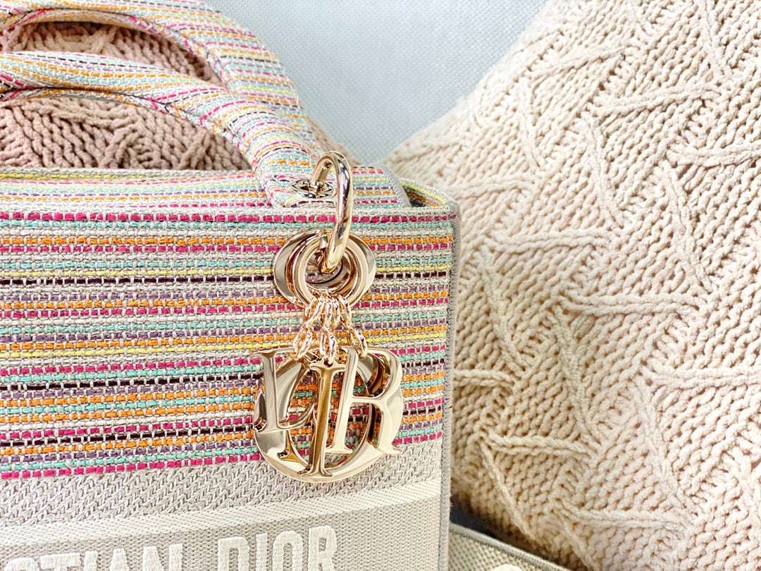 Dior Lady D-Lite黛妃包-帆布刺繡-金色