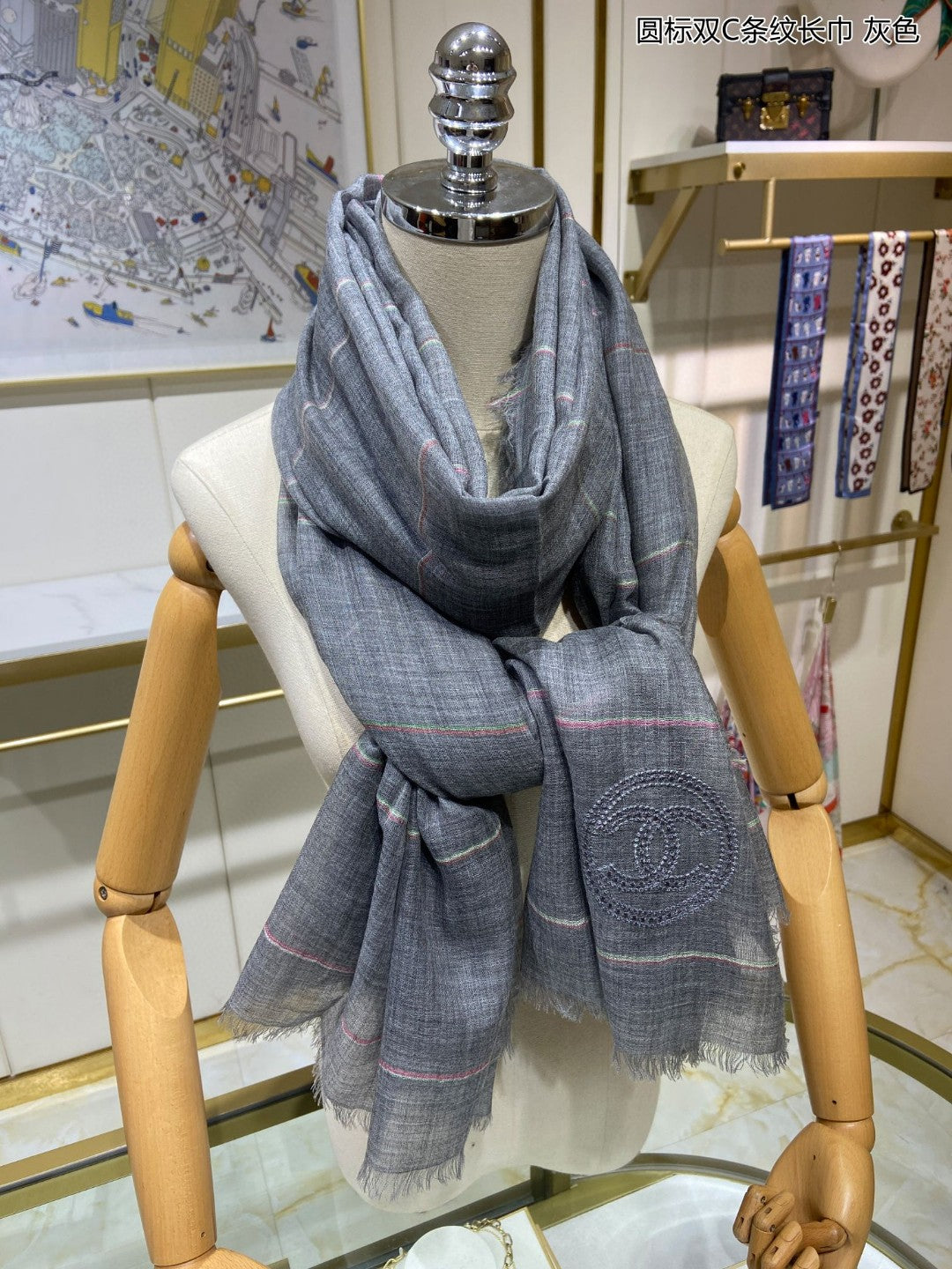 小香家-圓標雙C條紋長圍巾 138*208cm 頂級澳洲進口純羊絨重磅 灰色