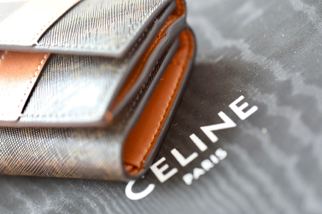 Celine TRIOMPHE CANVAS標誌印花和羊皮革折疊短款錢包