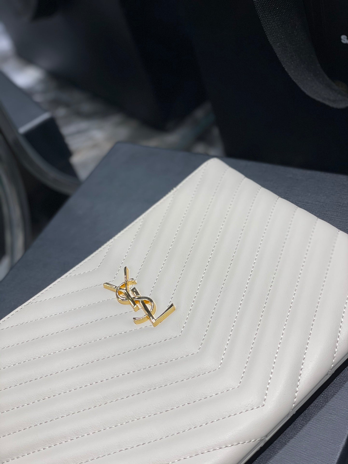 YSL 提花拼接文件手拿包-白色金扣-24cm