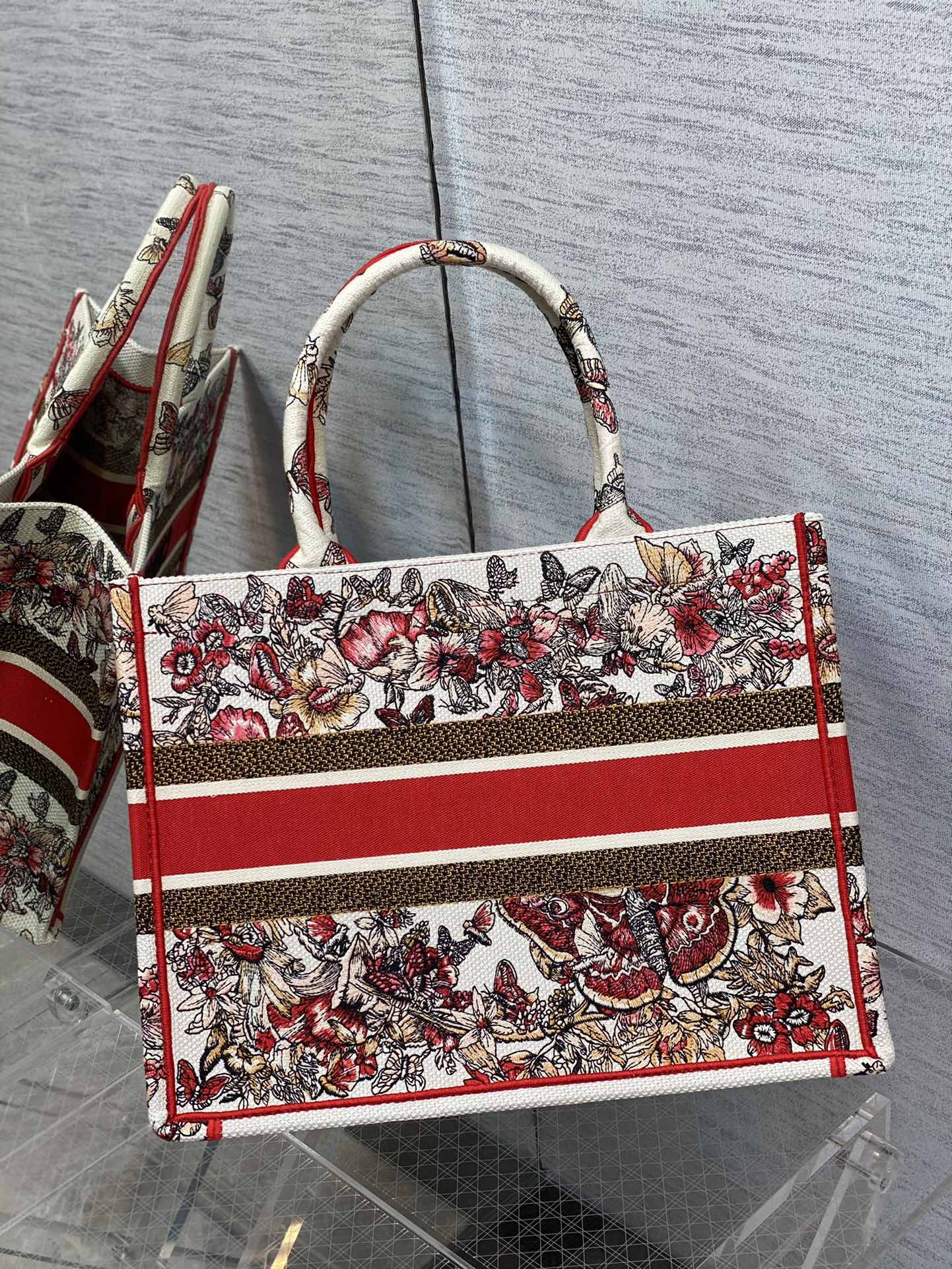 Dior Book Tote-小號36.5cm-蝶戀花刺繡