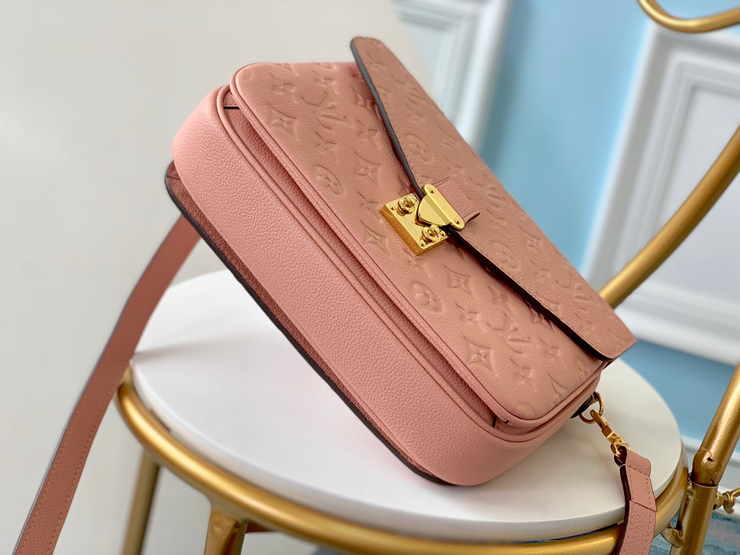 M44018 路L家-Pochette Métis郵差包