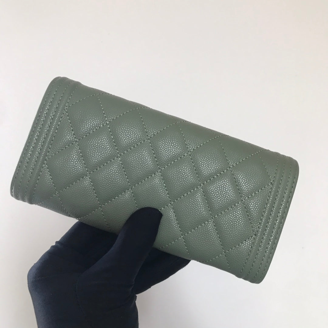 Chanel Leboy 翻蓋長夾-綠色荔枝皮金釦