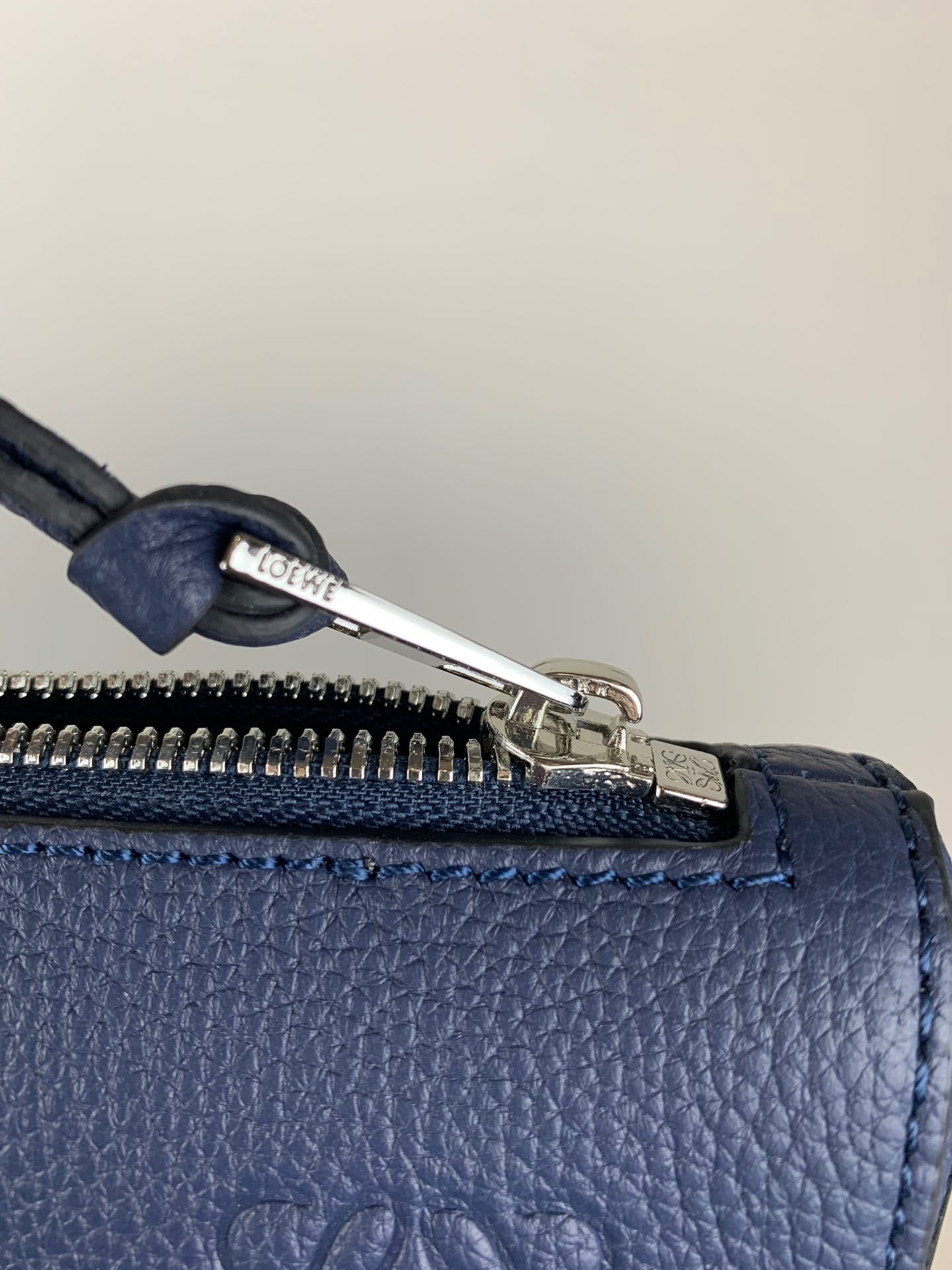 羅L威-Goya Simple Briefcase
