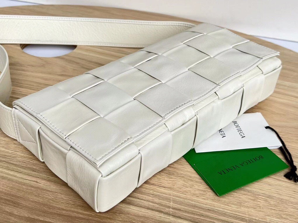 B編織：編織 尼龍包 小牛皮 S27x10x18cm