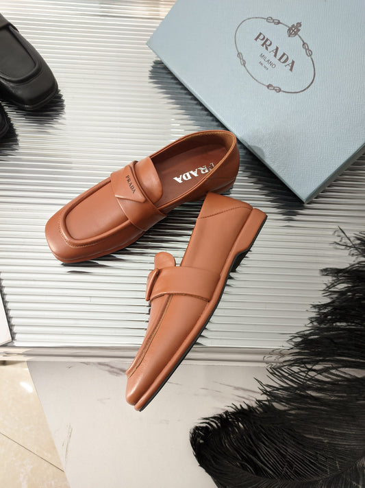 Prada 鞋-Prada 超柔軟 平底樂福鞋(咖啡色)