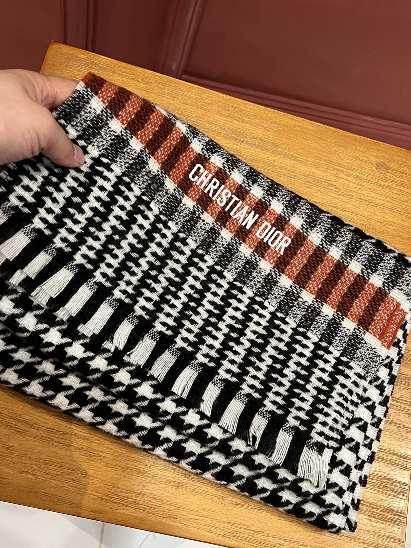 迪D家-千鳥格圍巾 190*32cm 100%羊絨