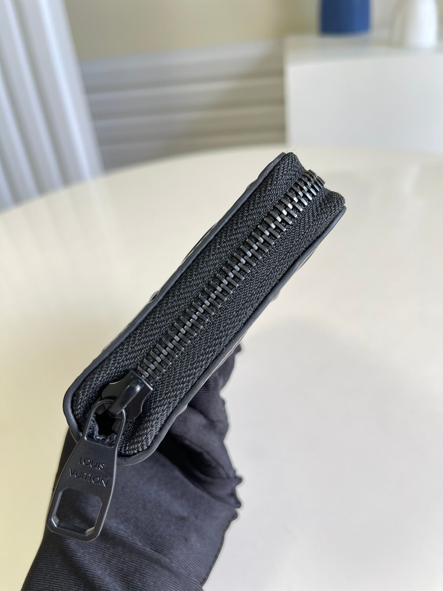LV M80505 黑色 直式男款拉鏈長夾