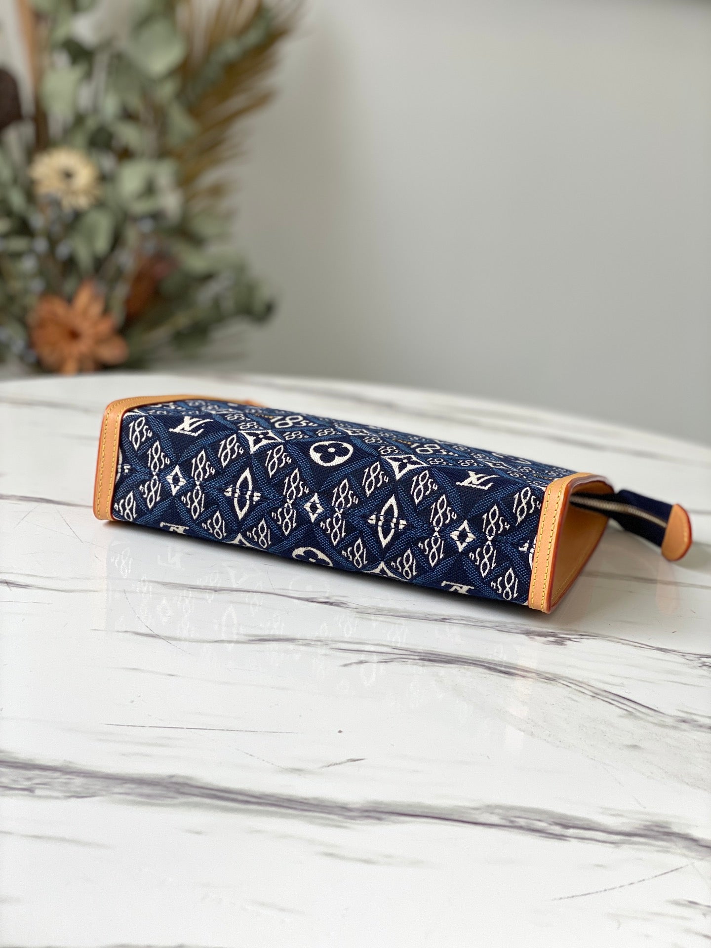 LV M80306 Poche Toilette 26 盥洗袋