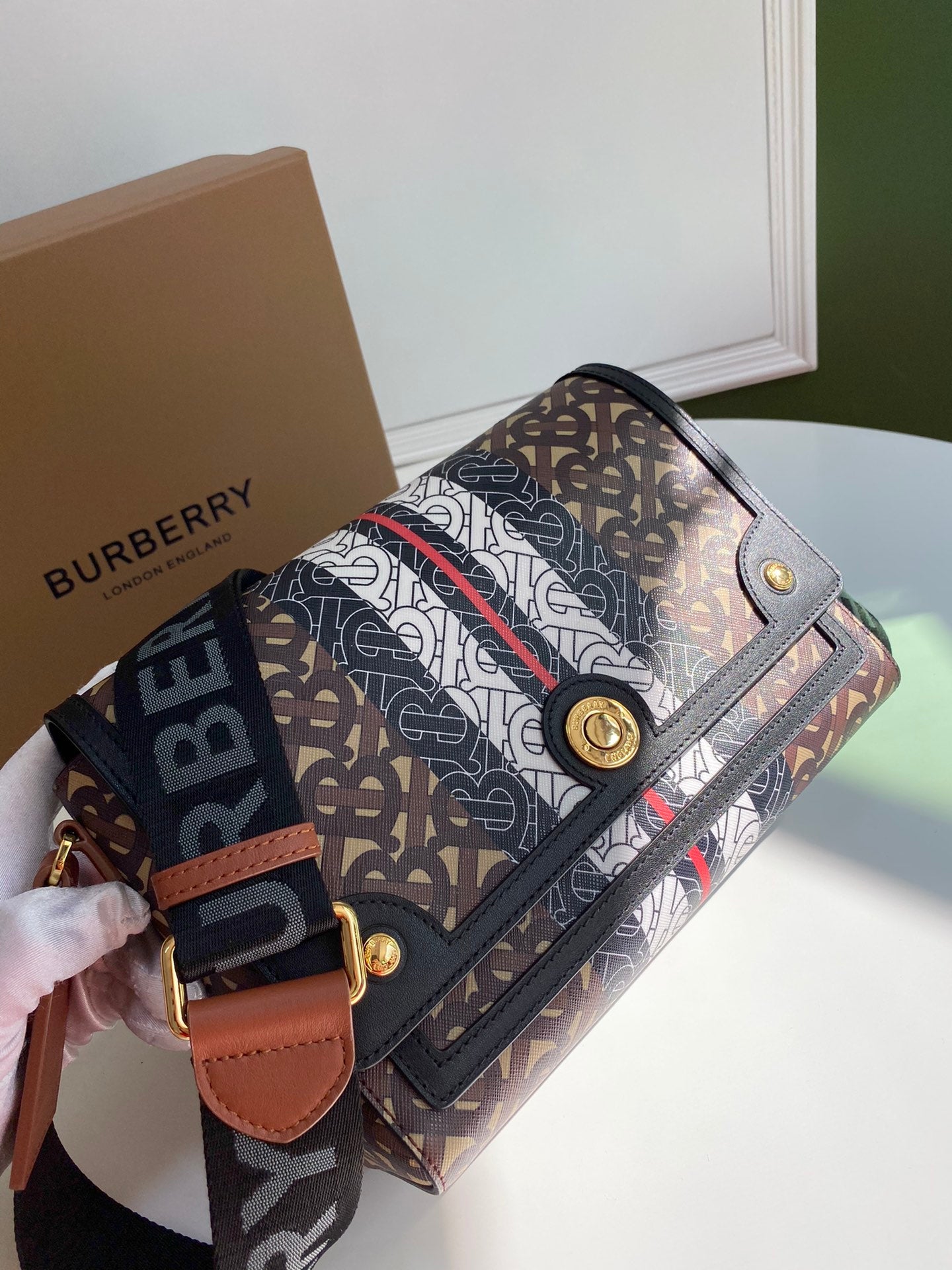 巴B家-Burberry版滿 斜背包