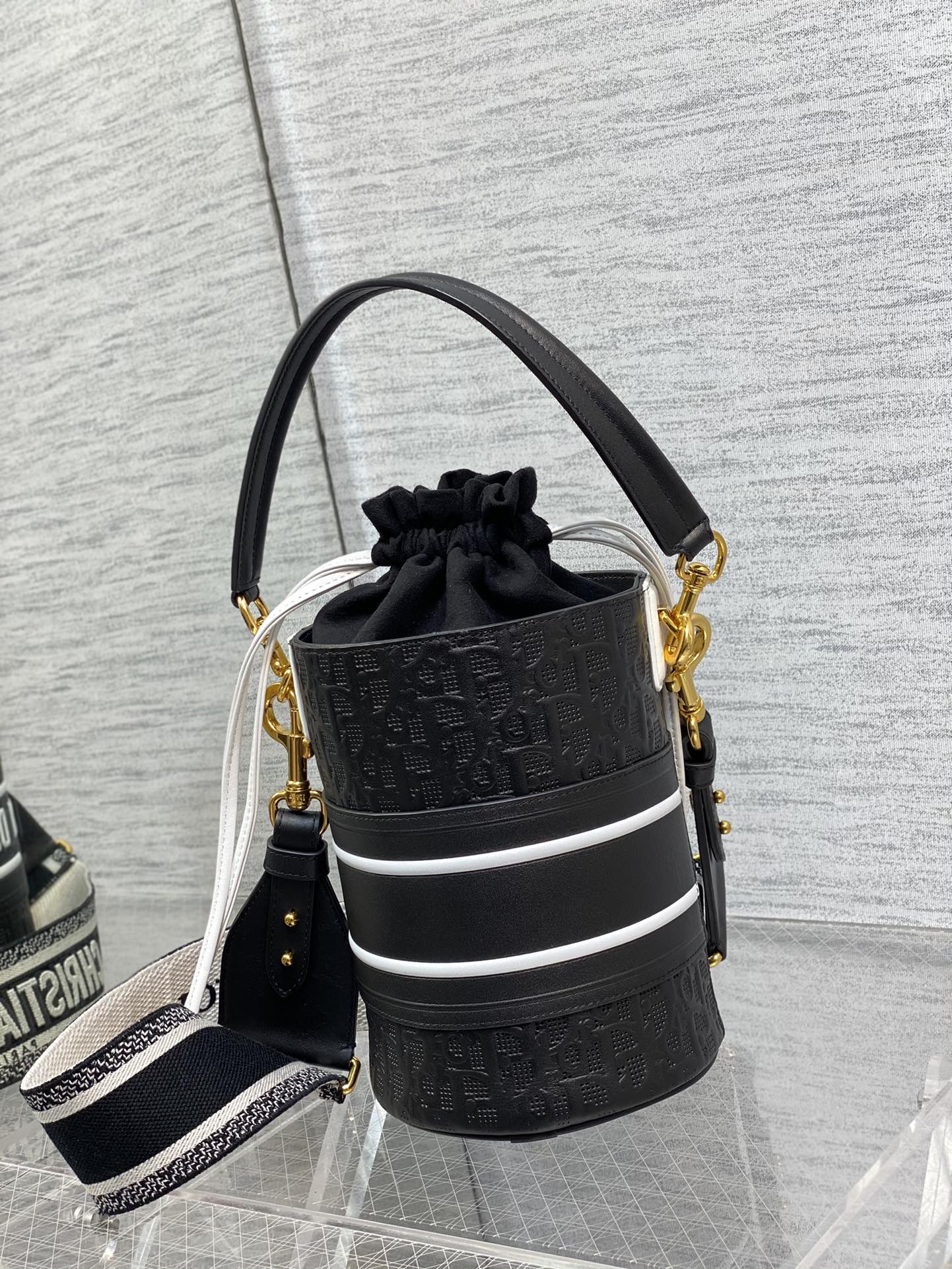 Dior-2022春夏Vibe系列 壓花水桶包