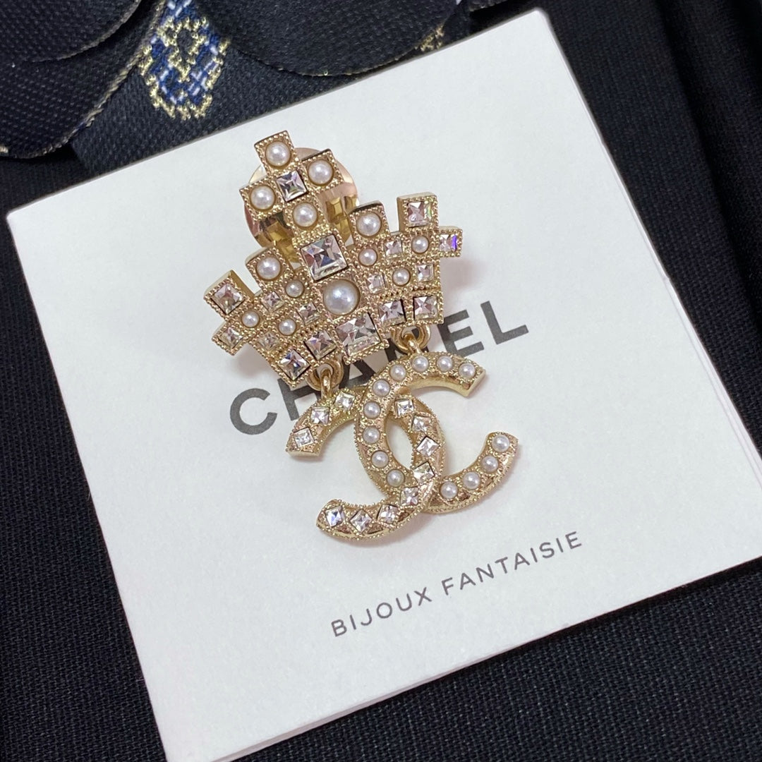 Chanel 胸針