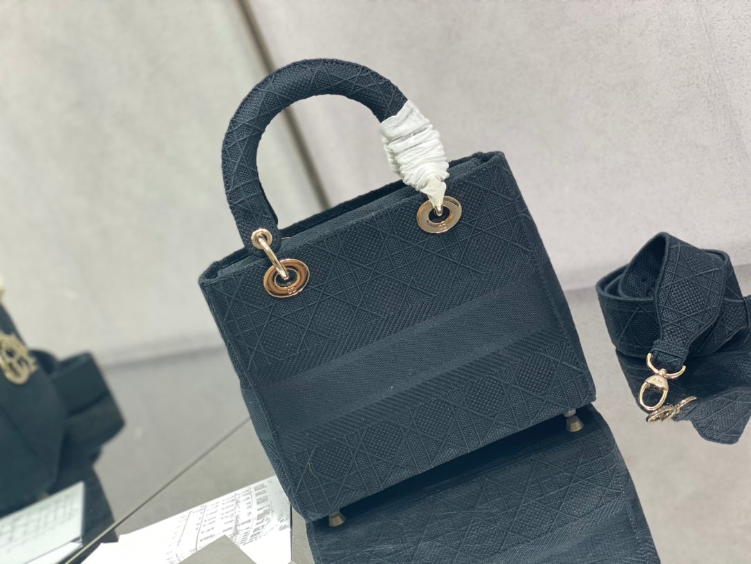 Dior Lady D-Lite黛妃包-刺繡黑色