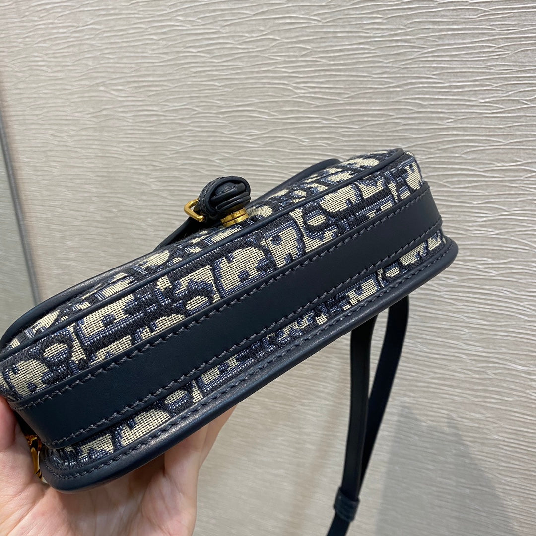 Dior Bobby系列 East-Wes 腋下包 老花